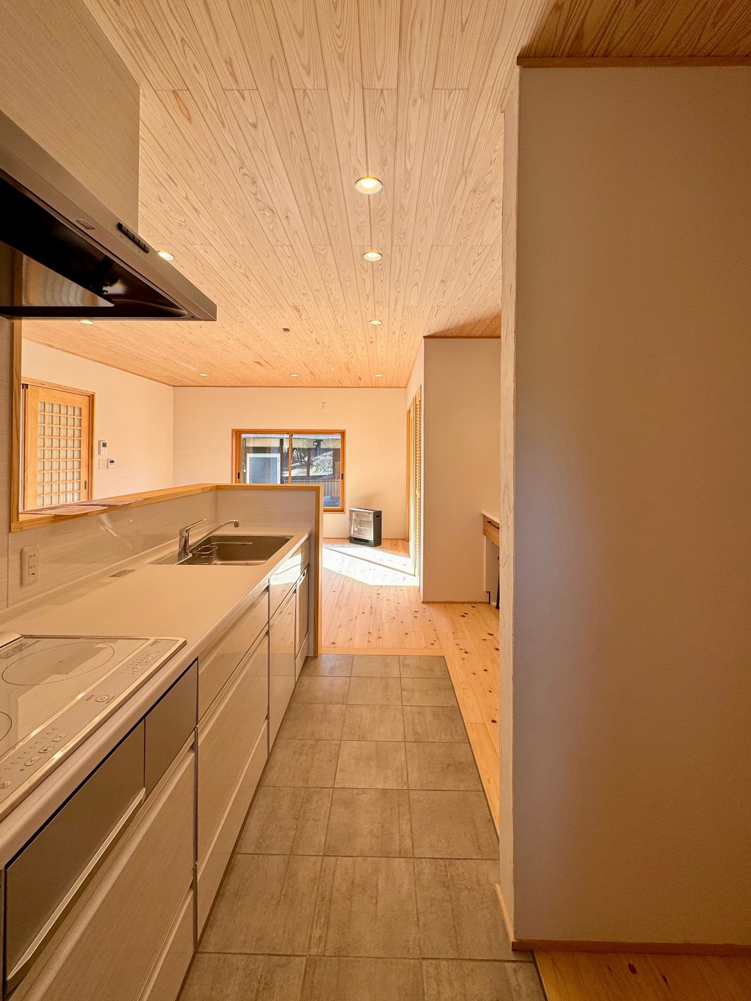 機能的で清潔感のあるキッチン