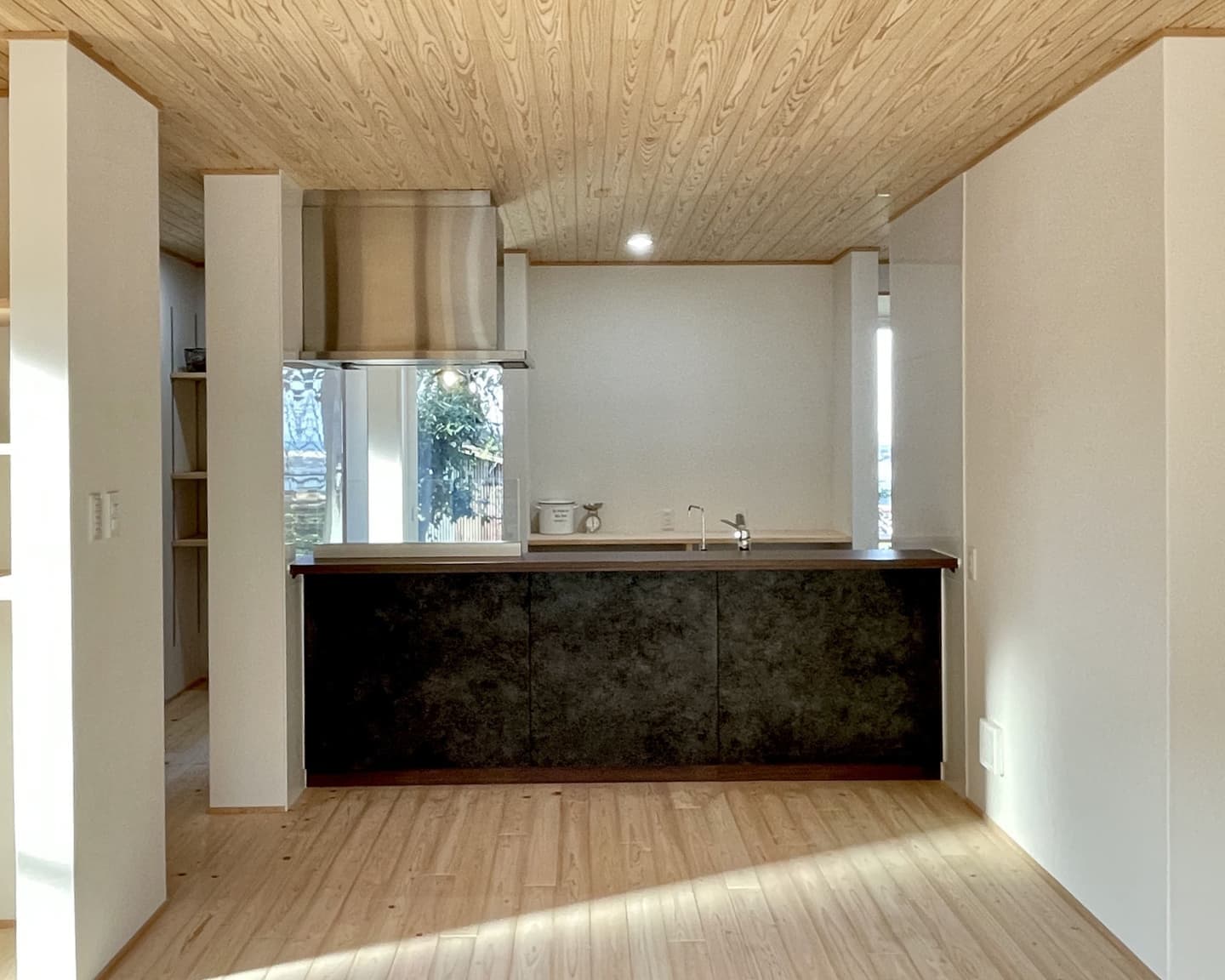 ダイニングとつながるキッチン